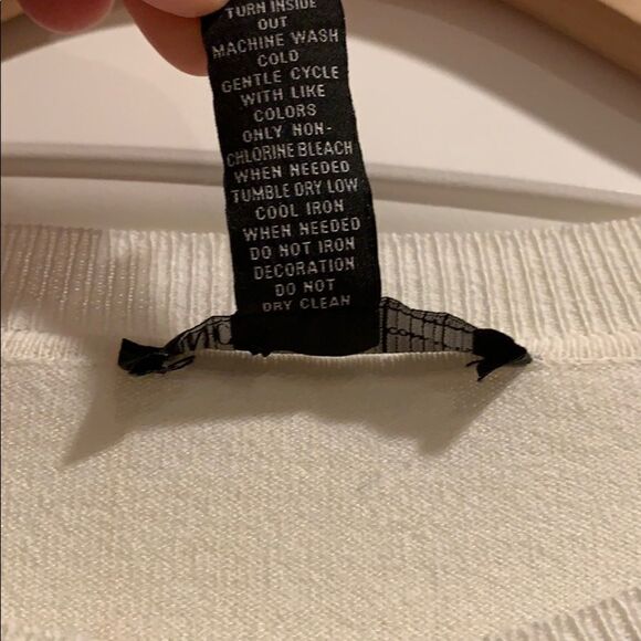 🎉1 hr sale 🎉black & white sweater - Picture 6 of 8